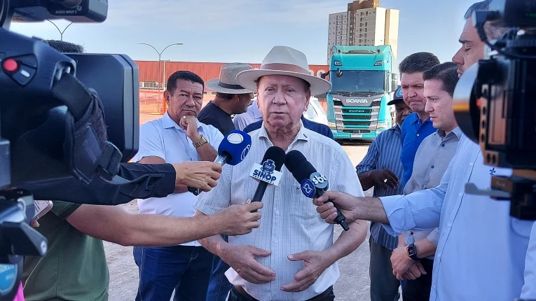 Prefeitura de Sinop determina que empresa refaça obra de asfalto da rua Alberto Baranjak